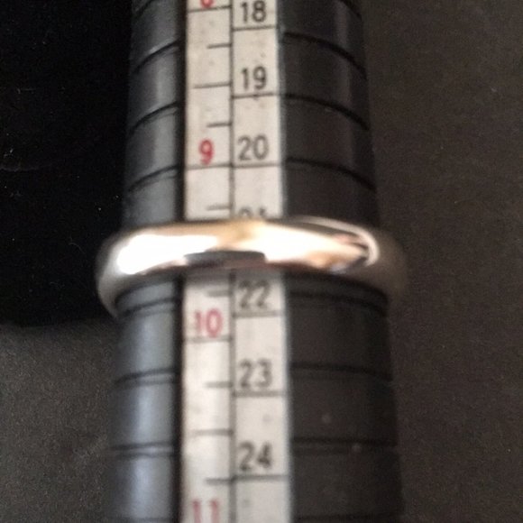 3.32cts Genuine Black Diamond Ring - Picture 11 of 12